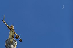 Lunare Gerechtigkeit - Mond ber Old Bailey